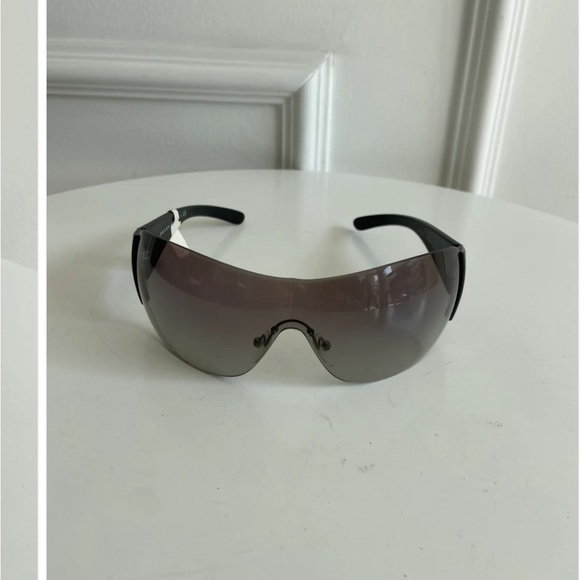 Prada Y2K sunglasses - Picture 4 of 5